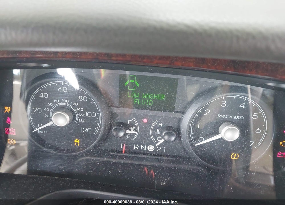 2009 LINCOLN TOWN CAR VIN: 2LNHM82V89X636433