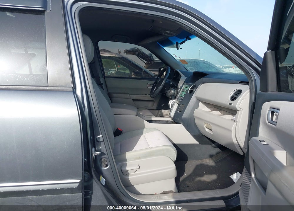 2011 HONDA PILOT VIN: 5FNYF3H46BB054417