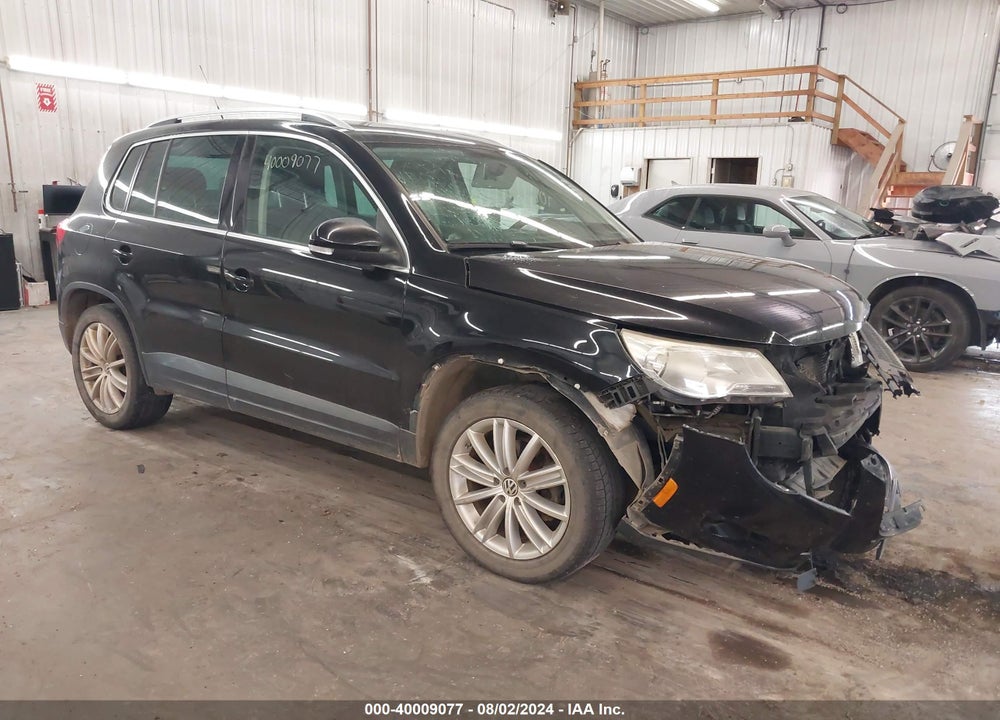 2011 VOLKSWAGEN TIGUAN SE VIN: WVGBV7AX2BW562749
