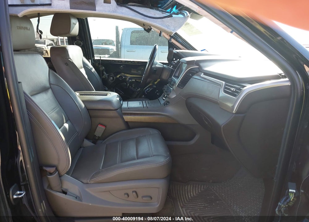 2018 GMC YUKON XL DENALI VIN: 1GKS2HKJXJR130442