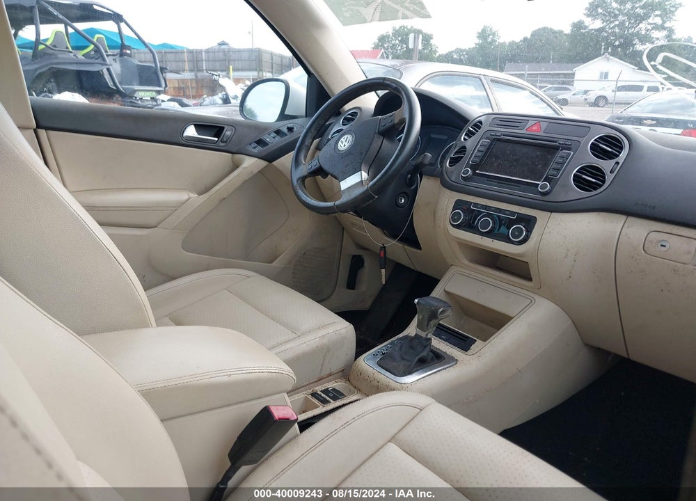 2010 VOLKSWAGEN TIGUAN WOLFSBURG EDITION VIN: WVGAV7AX8AW523920