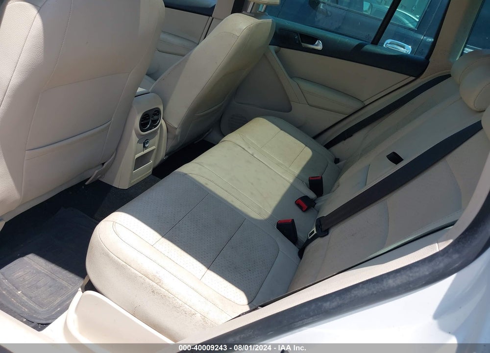 2010 VOLKSWAGEN TIGUAN WOLFSBURG EDITION VIN: WVGAV7AX8AW523920