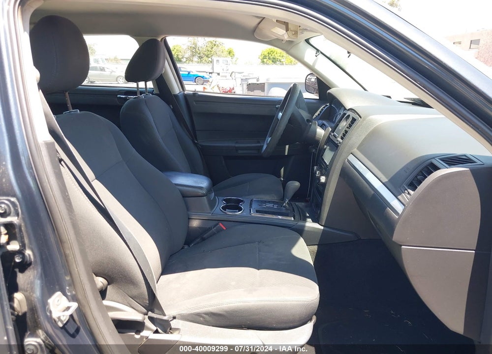 2008 CHRYSLER 300 LX VIN: 2C3LA43R28H207304