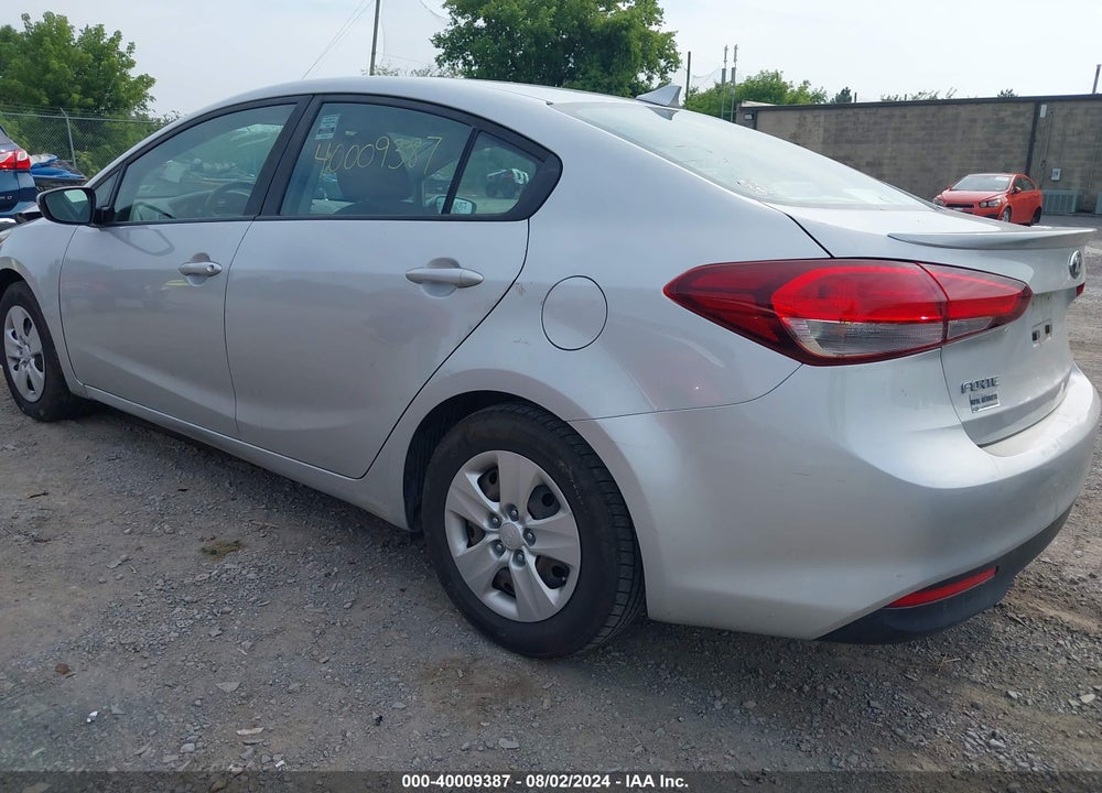 2018 KIA FORTE LX VIN: 3KPFK4A77JE226665