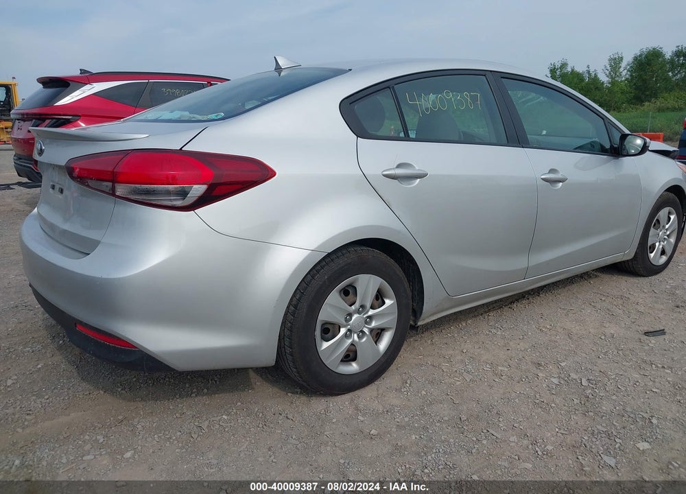 2018 KIA FORTE LX VIN: 3KPFK4A77JE226665