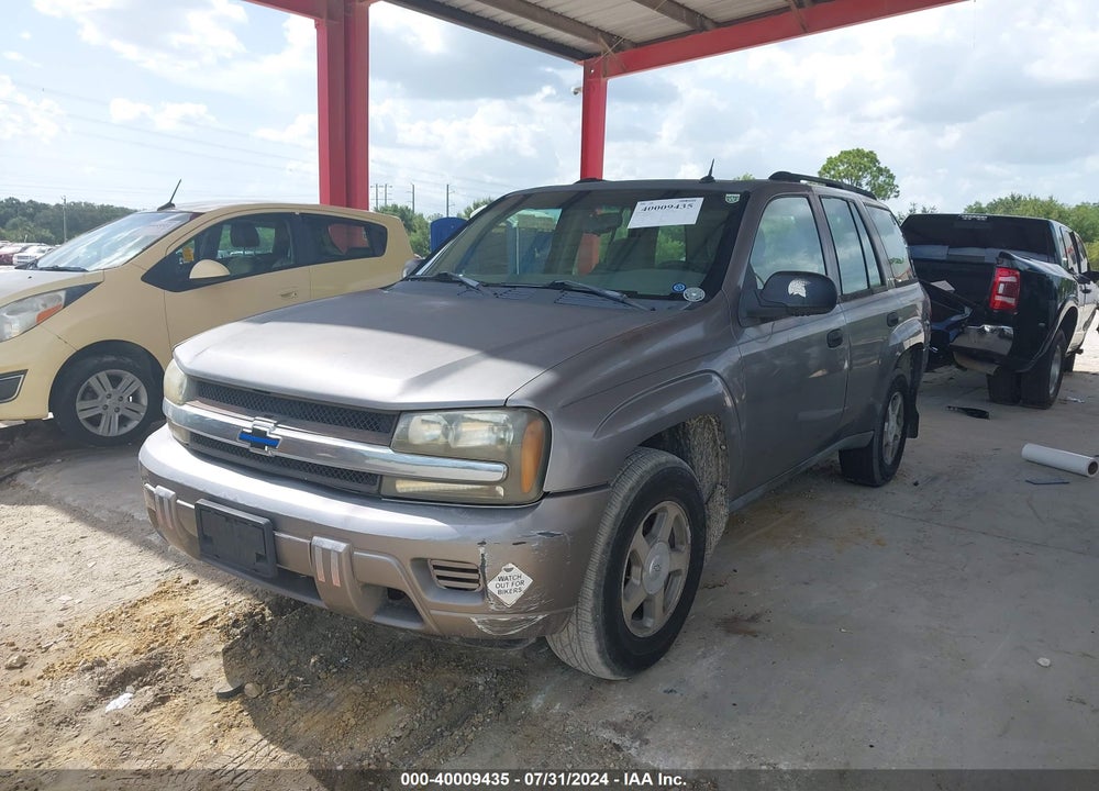 2005 CHEVROLET TRAILBLAZER LS VIN: 1GNDS13S052285526