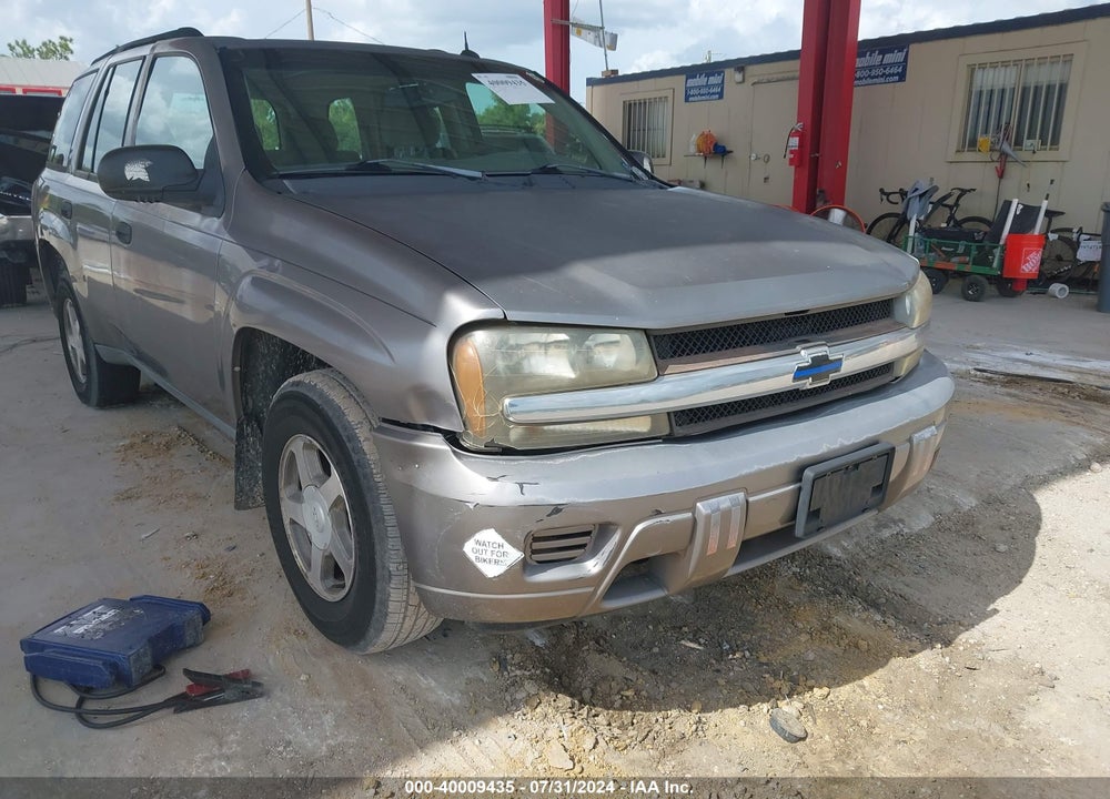 2005 CHEVROLET TRAILBLAZER LS VIN: 1GNDS13S052285526