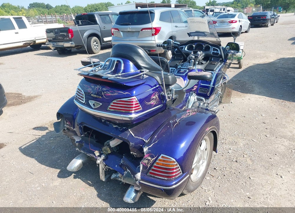 2002 HONDA GL1800 VIN: 1HFSC47052A104919