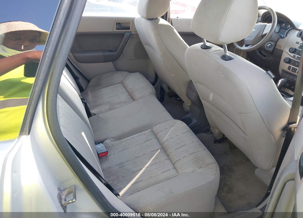 2010 FORD FOCUS SE VIN: 1FAHP3FN4AW183524