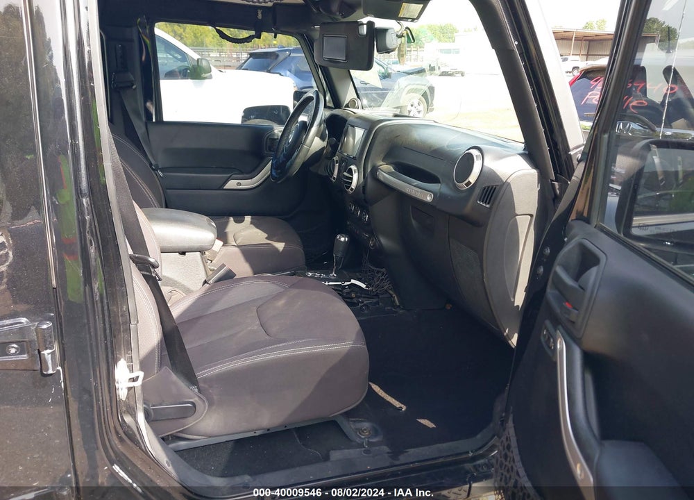 2013 JEEP WRANGLER UNLIMITED SAHARA VIN: 1C4HJWEG5DL512575