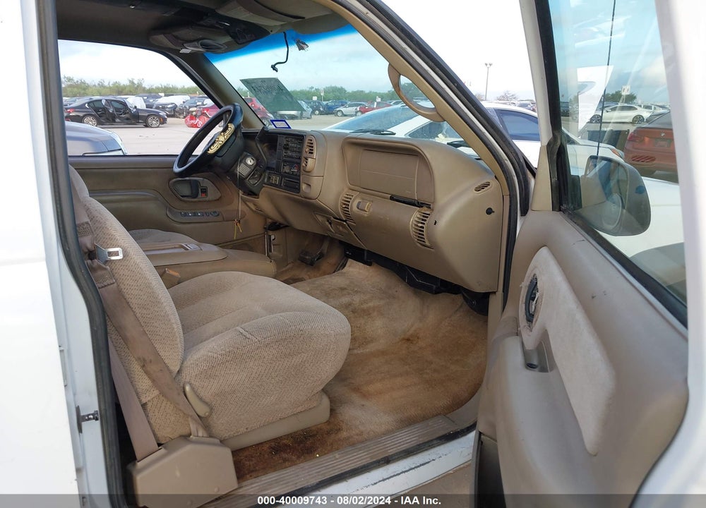 1999 CHEVROLET SUBURBAN 1500 VIN: 3GNFK16R5XG249987