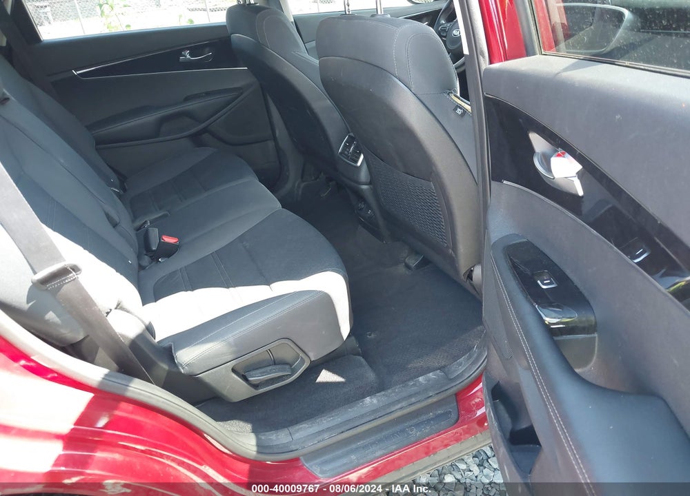 2016 KIA SORENTO 2.4L LX VIN: 5XYPGDA37GG085336