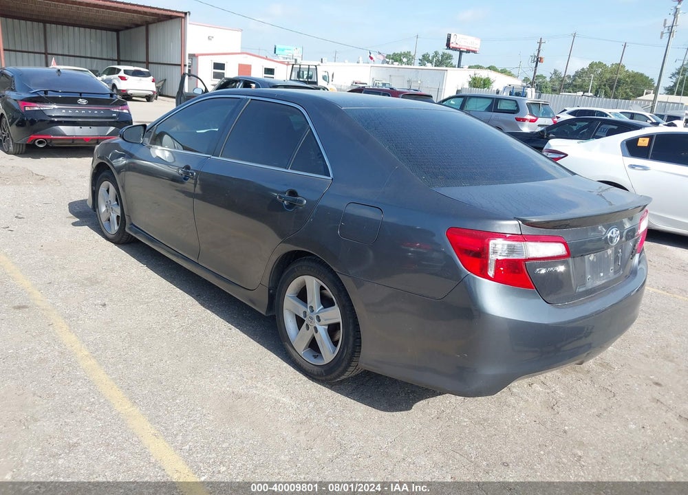 2014 TOYOTA CAMRY SE VIN: 4T1BF1FK4EU458061