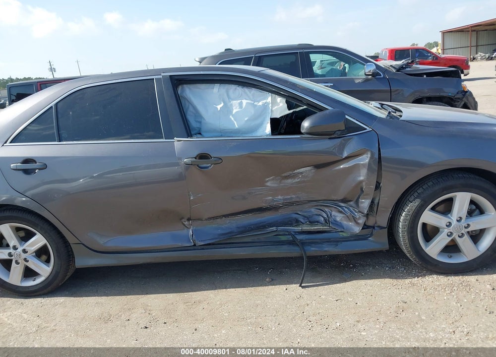 2014 TOYOTA CAMRY SE VIN: 4T1BF1FK4EU458061