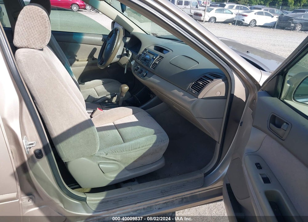 2002 TOYOTA CAMRY LE VIN: 4T1BE32K92U040997
