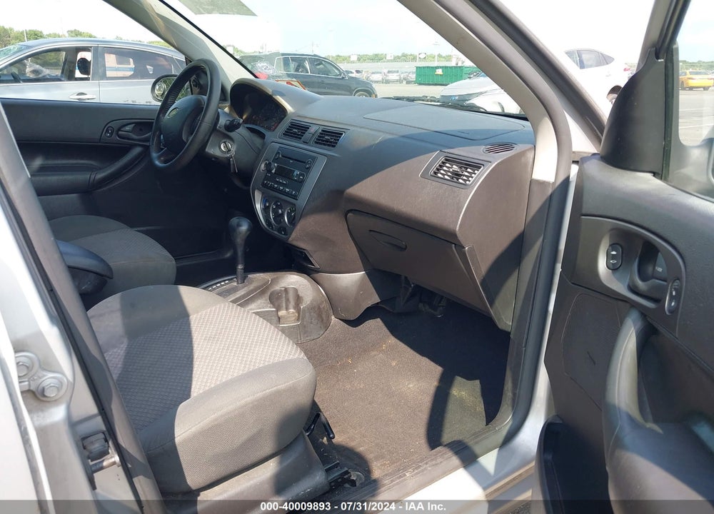 2005 FORD FOCUS ZX5 VIN: 3FAFP37NX5R161445