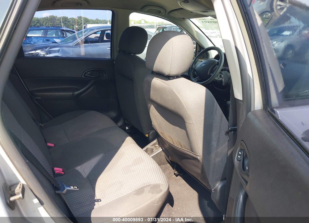 2005 FORD FOCUS ZX5 VIN: 3FAFP37NX5R161445