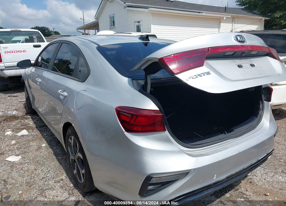 2019 KIA FORTE LXS VIN: 3KPF24AD8KE076735