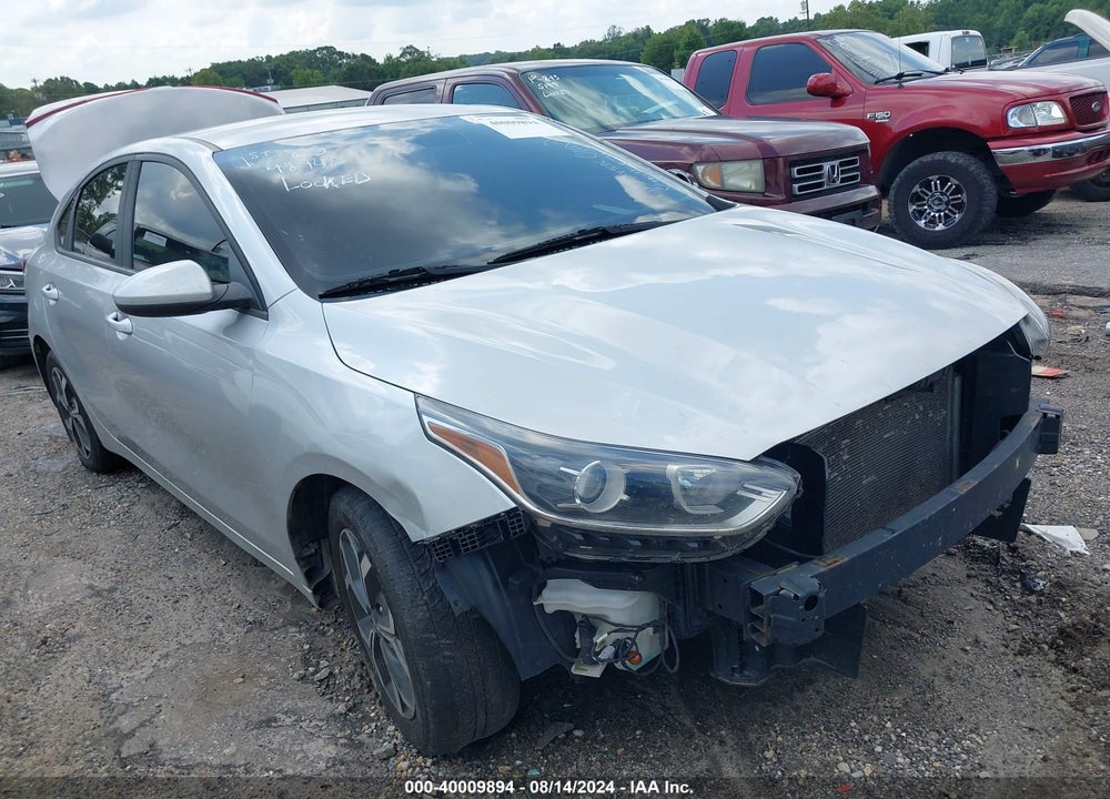2019 KIA FORTE LXS VIN: 3KPF24AD8KE076735