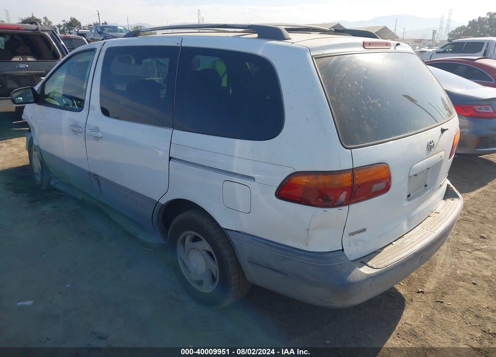 2000 TOYOTA SIENNA LE VIN: 4T3ZF13C8YU238591