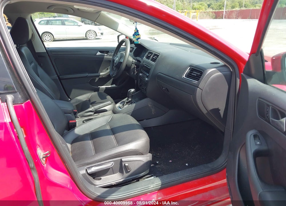 2014 VOLKSWAGEN JETTA 1.8T SE VIN: 3VWD17AJ5EM245988