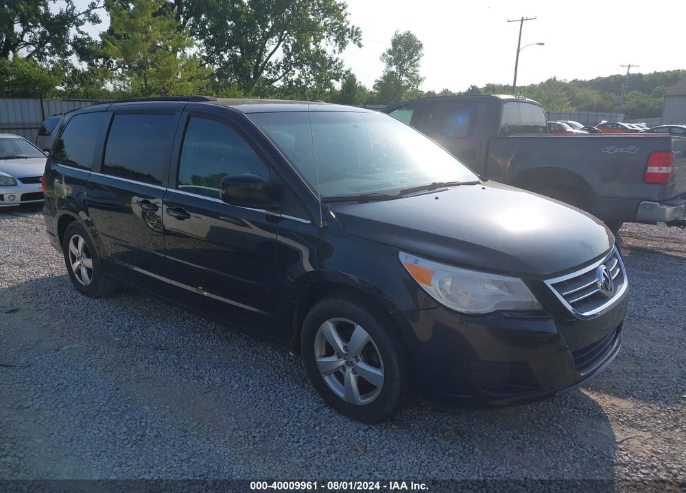 2011 VOLKSWAGEN ROUTAN SE VIN: 2V4RW3DG8BR625842