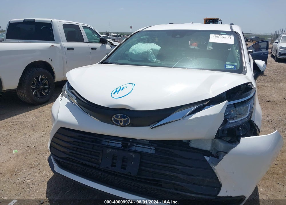 2022 TOYOTA SIENNA LE VIN: 5TDKRKEC3NS097826