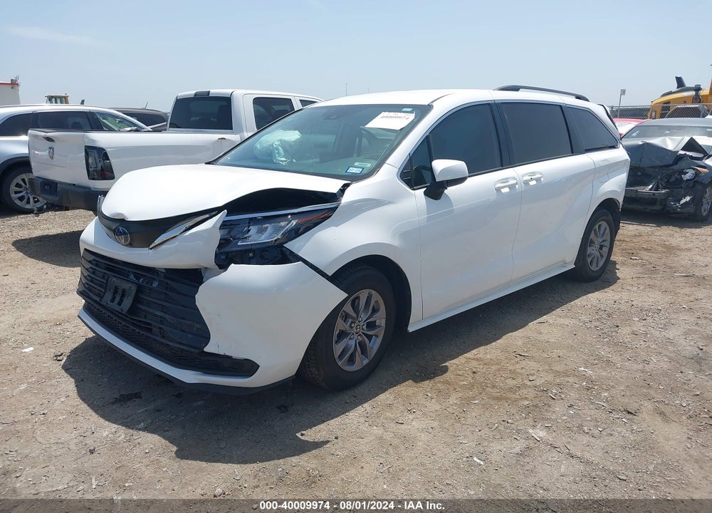 2022 TOYOTA SIENNA LE VIN: 5TDKRKEC3NS097826