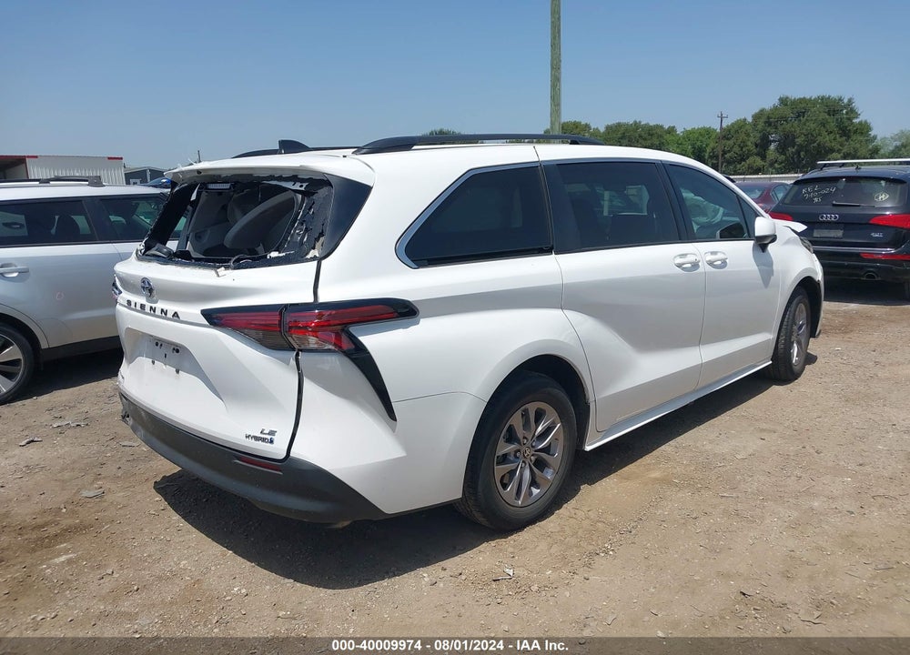 2022 TOYOTA SIENNA LE VIN: 5TDKRKEC3NS097826