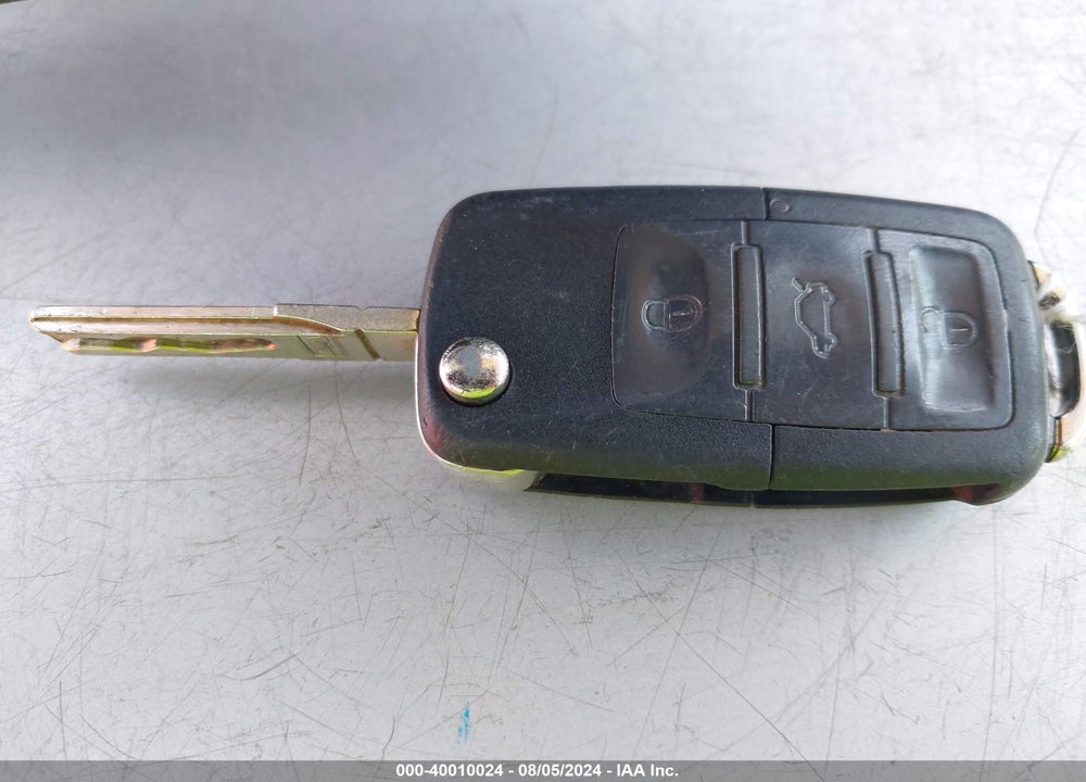 2004 VOLKSWAGEN NEW BEETLE GLS 1.8T VIN: 3VWCD21Y14M302785
