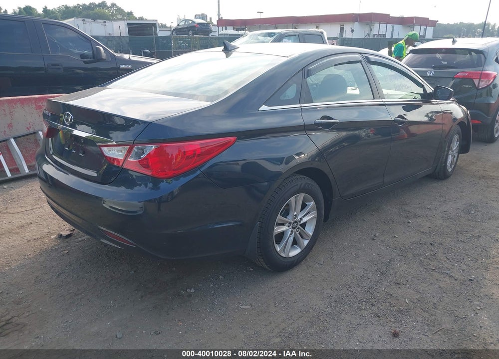 2011 HYUNDAI SONATA VIN: 5NPEB4ACXBH099450