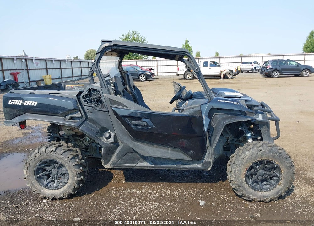 2023 CAN-AM COMMANDER XT 700 VIN: 3JBAKAJ27PK000054