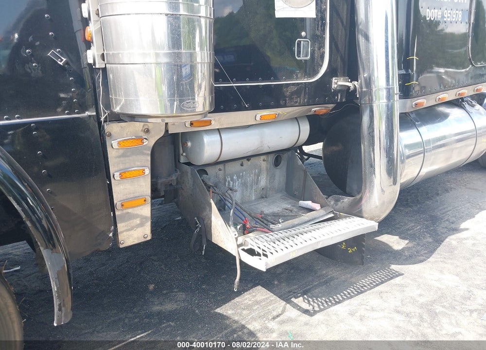 1992 PETERBILT 379 VIN: 1XP5DB9X8NN316714