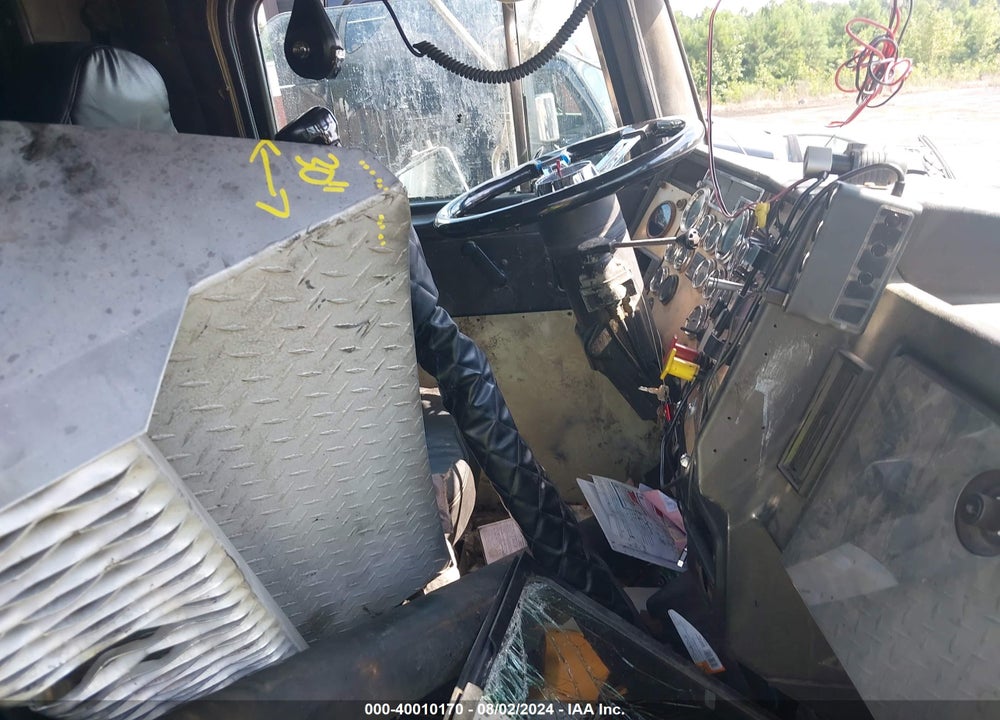 1992 PETERBILT 379 VIN: 1XP5DB9X8NN316714