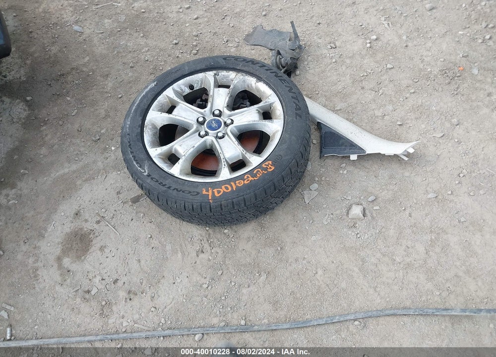 2014 FORD ESCAPE TITANIUM VIN: 1FMCU0J92EUD08104