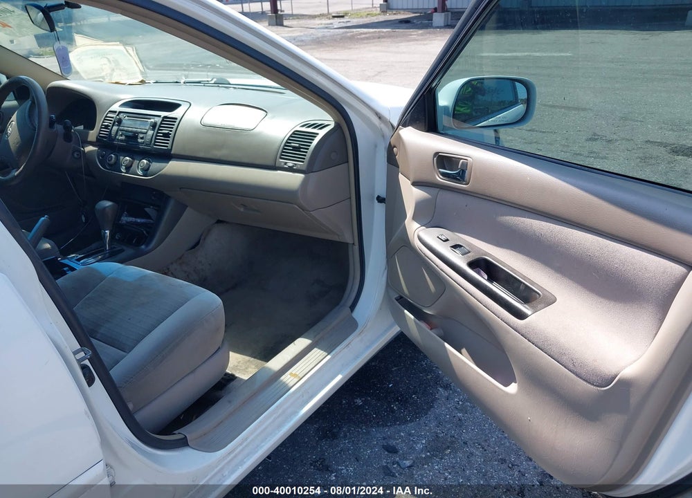 2005 TOYOTA CAMRY VIN: 4T1BE32K45U428515