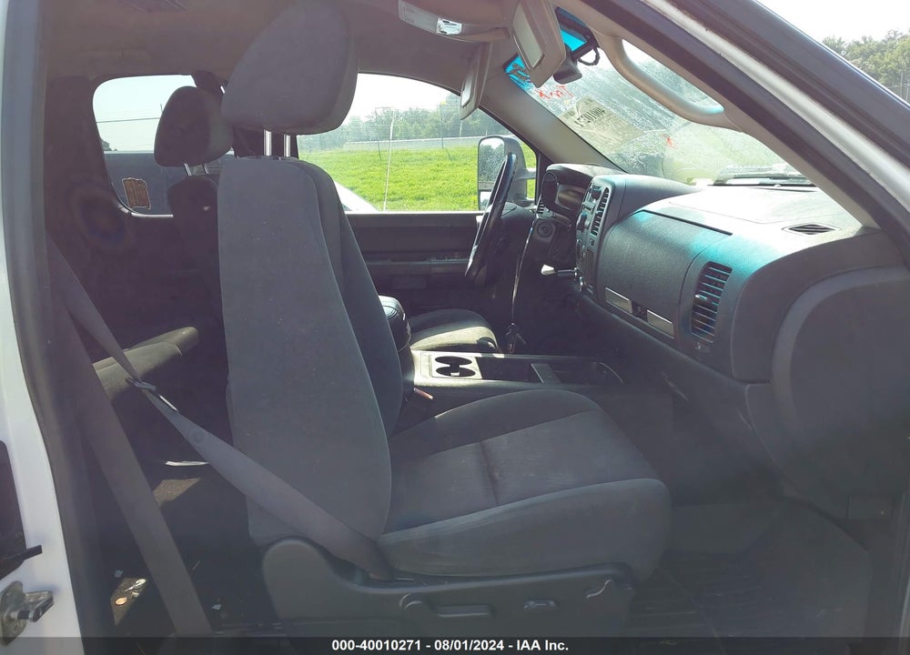 2009 CHEVROLET SILVERADO 2500HD LT VIN: 1GCHC59609E133324