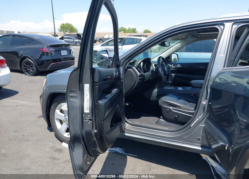 2013 JEEP GRAND CHEROKEE LAREDO VIN: 1C4RJEAG5DC517568