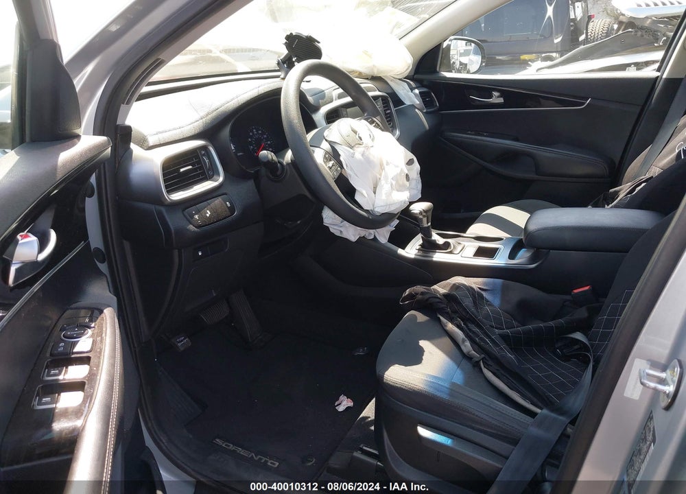 2019 KIA SORENTO 2.4L LX VIN: 5XYPG4A39KG501735