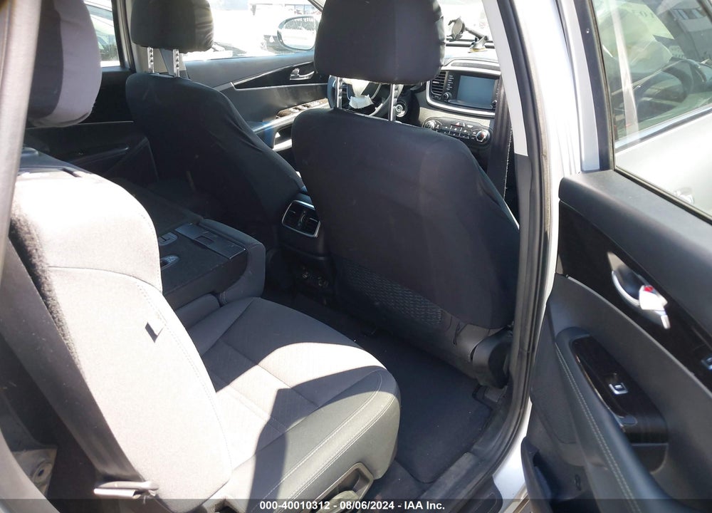 2019 KIA SORENTO 2.4L LX VIN: 5XYPG4A39KG501735