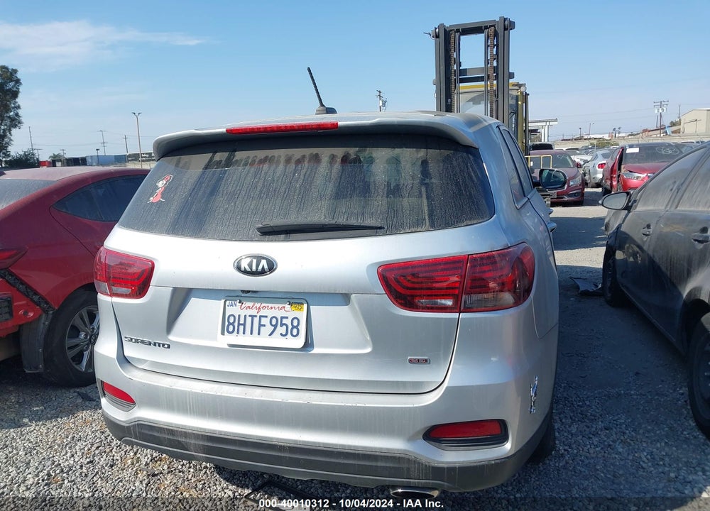 2019 KIA SORENTO 2.4L LX VIN: 5XYPG4A39KG501735