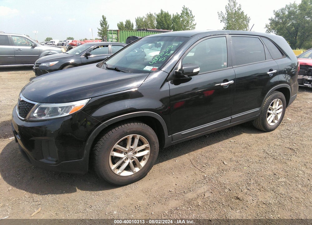 2015 KIA SORENTO LX VIN: 5XYKT3A61FG619732