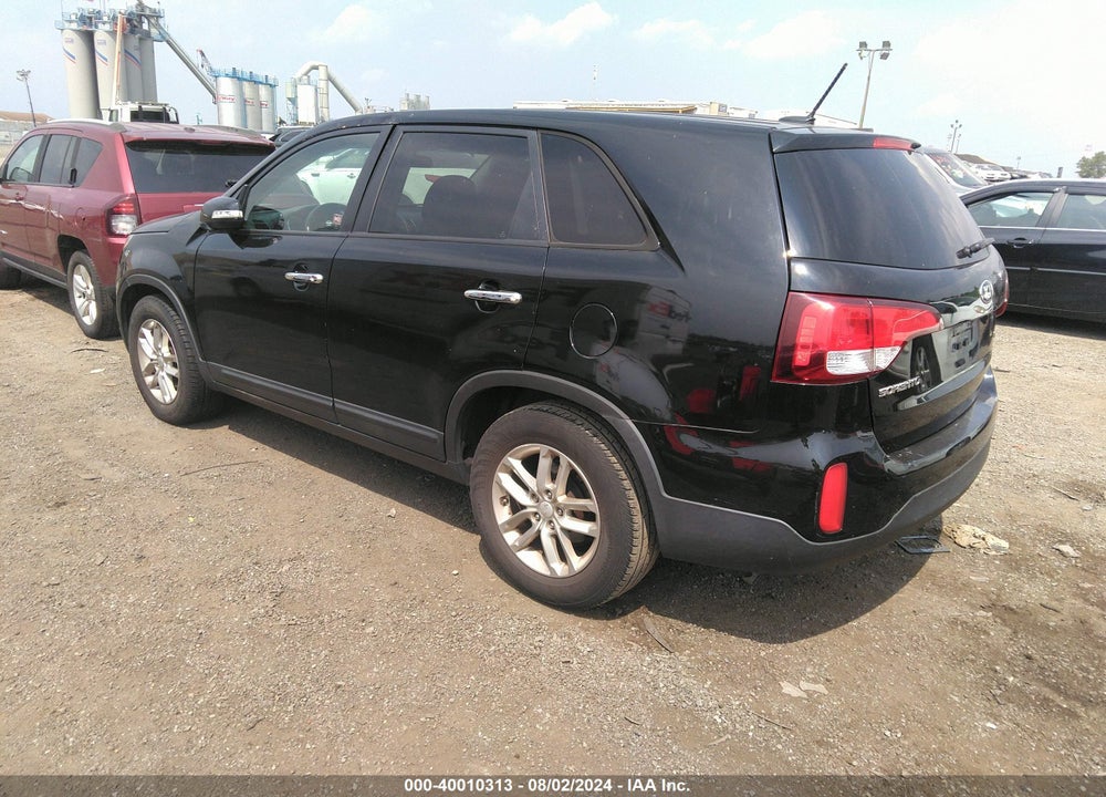 2015 KIA SORENTO LX VIN: 5XYKT3A61FG619732
