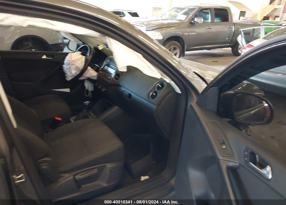 2013 VOLKSWAGEN TIGUAN S VIN: WVGBV3AX4DW623918