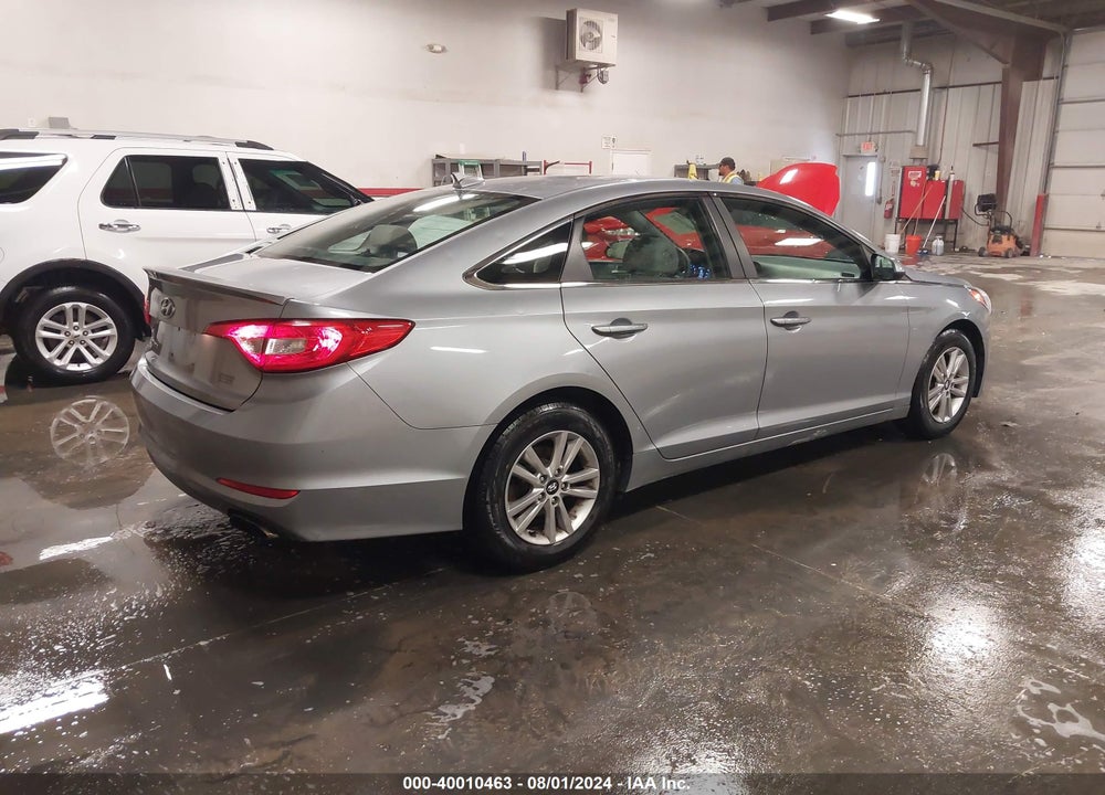2015 HYUNDAI SONATA SE VIN: 5NPE24AF4FH013937