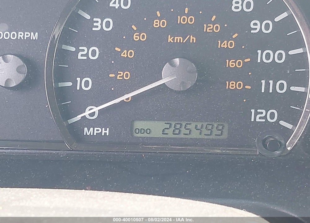 2005 TOYOTA SEQUOIA SR5 V8 VIN: 5TDZT34A45S240000