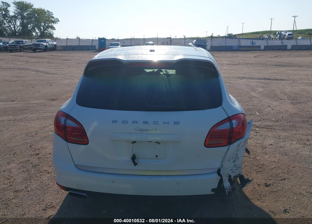 2014 PORSCHE CAYENNE PLATINUM EDITION VIN: WP1AA2A27ELA08694