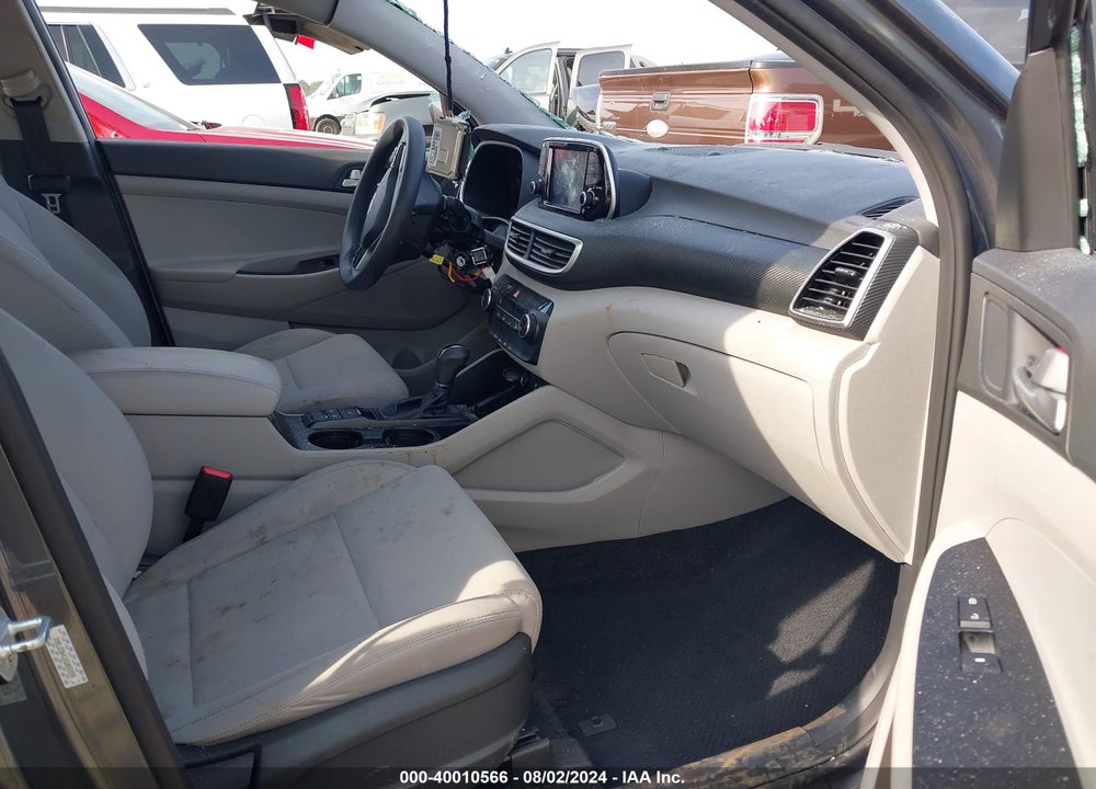 2019 HYUNDAI TUCSON SE VIN: KM8J23A41KU059339