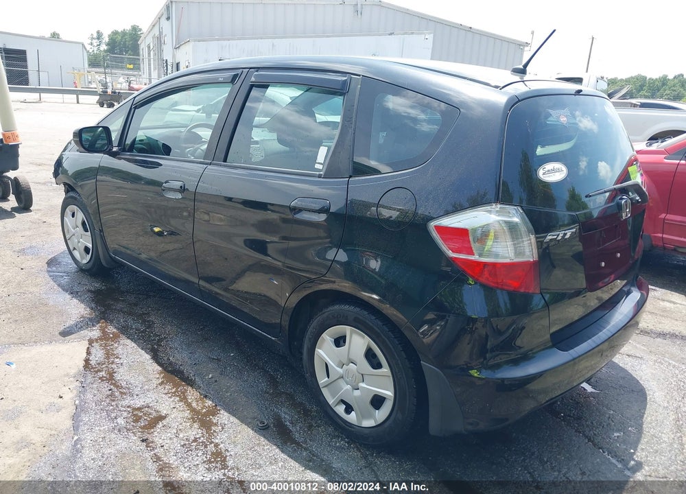 2013 HONDA FIT VIN: JHMGE8H37DC045811