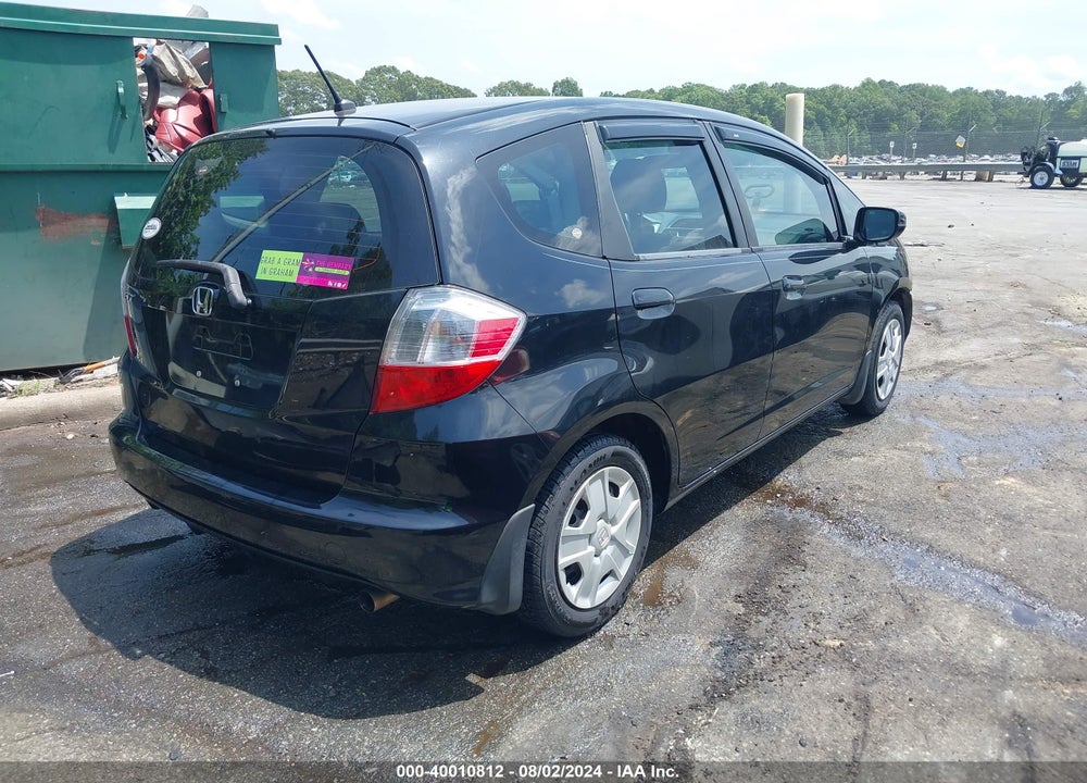 2013 HONDA FIT VIN: JHMGE8H37DC045811
